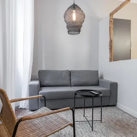 Charming 2 Bdr Old Town * Νίκαια