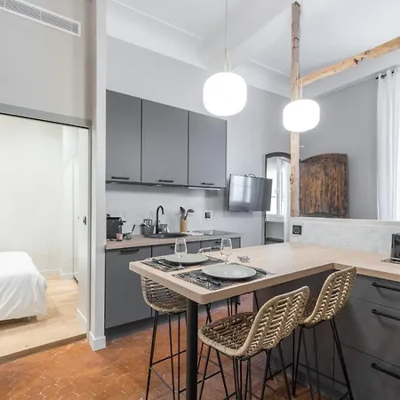 Διαμέρισμα Charming 2 Bdr Old Town *